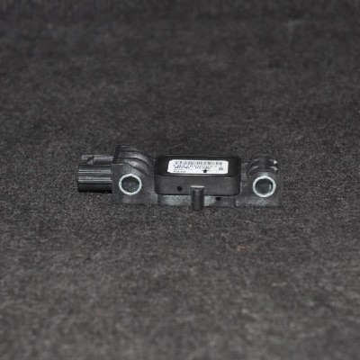 Senzor de impact st&amp;acirc;nga spate SUZUKI GRAND VITARA II JT, TE, TD 2008 OEM: 38930-65J30 2230790 foto