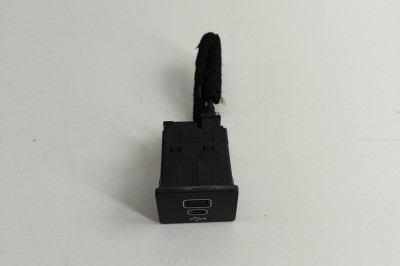 USB FORD PUMA J2K, CF7 2024 OEM: NX7T-14F014-AD 29373088 foto
