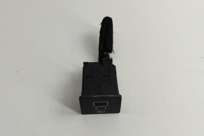 USB FORD PUMA J2K, CF7 2024 OEM: NX7T-14F014-AD 29373088