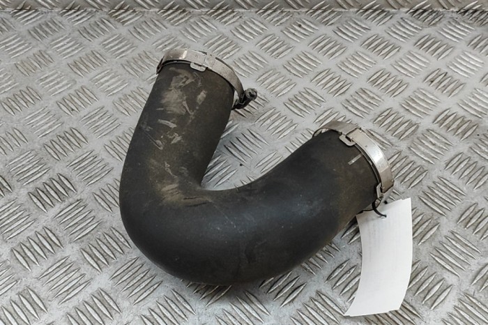 Furtun intercooler VW TOUAREG 7P5 2015 OEM: 7P0145993 30358251