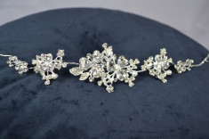 Diadema Argintie model reglabil cu floricele, pietre si perle foto