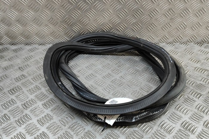 Garnitura ușă st&acirc;nga față AUDI Q4 SUV F4B 2024 OEM: 11A867911B | 31088884
