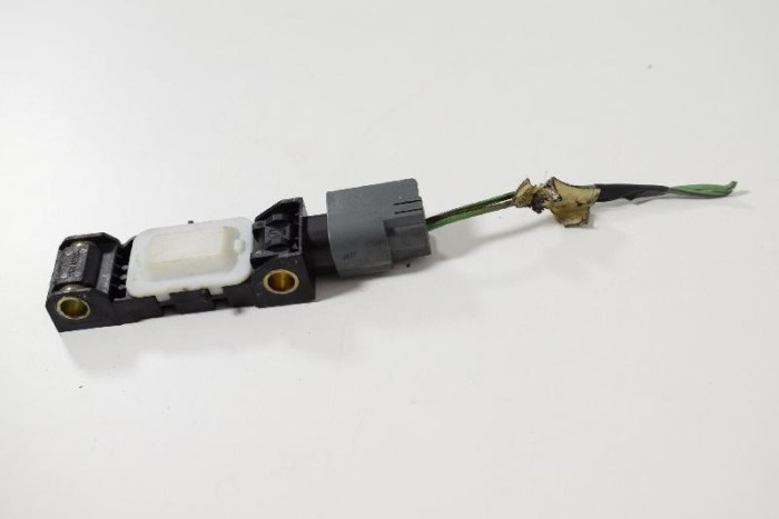 Senzor de impact lateral dreapta CHRYSLER 300 C LX 2005 OEM: 2899202178,04671779AC 3229091