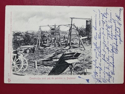 Construcția unui put de petroleu &amp;icirc;n Buștenari foto