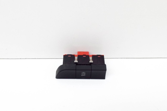 Comutator AUDI Q3 8U 2013 OEM: 8U0959673E | 15421876