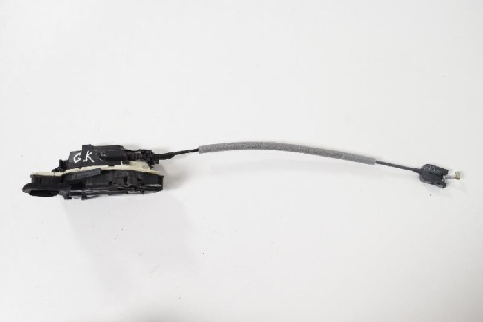 &Icirc;ncuietoare ușă st&acirc;nga spate VW GOLF VII 5G1, BQ1, BE1, BE2 2015 OEM: 5K4839015R 3337595