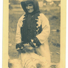 4138 - BANAT, Ethnic woman, Romania - old postcard - unused - 1937