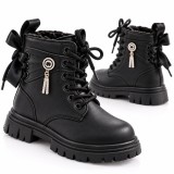 Cumpara ieftin Bocanci negri de fetițe, cu fundițe și accesoriu tip bijuterie, Model Amelie,