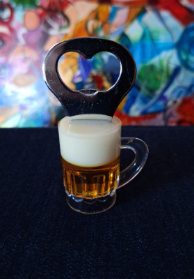 Desfacator de bere in forma de halba cu magnet ( Desfacator de sticle ) foto