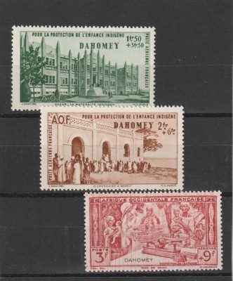 Dahomey , Colonii franceze 1942 - Omnibuse , Ajutorul pentru copii , serie 3 valori, dantelate , MNH , Mi.156-158 foto