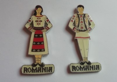D1 - Magnet frigider - Tematica turism - Costume populare - Romania 2 foto