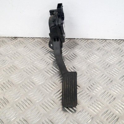Pedala de accelerație OPEL ASTRA J 2011 OEM: 13252704 2667127 foto