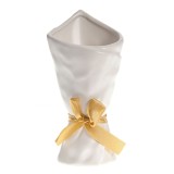 Vaza ceramica alba cu funda satinata galbena, design texturat 20 cm