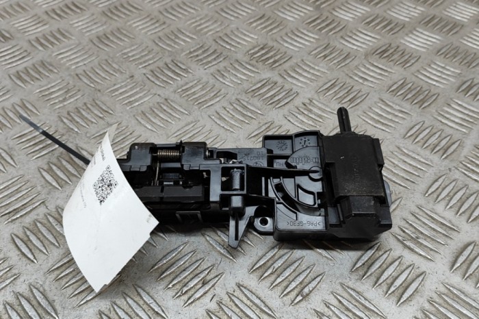 M&acirc;ner de deschidere interior st&acirc;nga spate BMW i3 I01 2019 OEM: 7301757 25194320