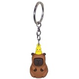 Figurina breloc 3D,Capibara Maro,Palarie Galbena,5cm