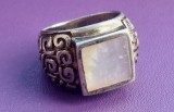 inel vintage din argint 925 cu model in relief si piatra patrata din sidef marimea 55