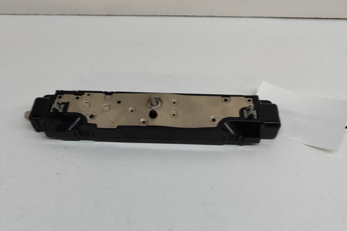 Amplificator de antena TESLA MODEL Y 2023 OEM: 1585601-00-E 23416690