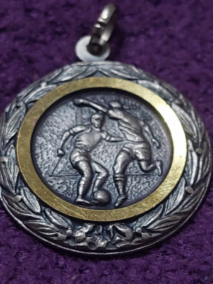 Medalie/distintie Sportiva Argintie/aurie,FOTBAL/FOTBALISTI-cu lauri,3,5 cm diam foto