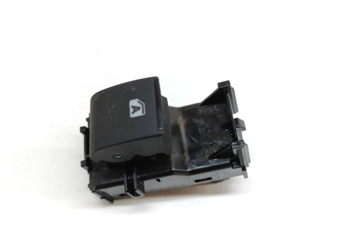 Buton geam ușă dreapta spate TOYOTA HILUX VIII Pick-up _N1_ 2018 OEM: 84810-0K080 23470824
