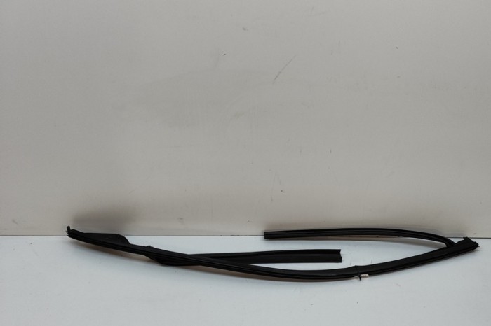 Bandou superior ușă dreapta față VOLVO XC90 II 2020 OEM: 31841450 30374202