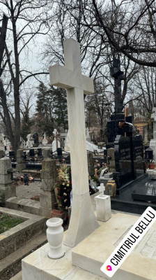 Vand 2 locuri de veci Cimitir Bellu foto