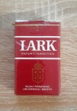 RAR : Pachet PLIN cu tigari LARK anii 1980, MADE IN USA