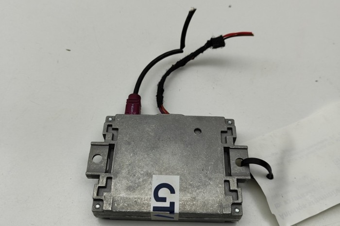 Amplificator de antena AUDI A6 Avant 4G5, C7, 4GD 2017 OEM: 4H0035456 | 31978344