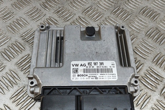 Unitate de control motor SKODA OCTAVIA III Combi 5E5 2018 OEM: 05E907309,1039S93674,0261S16449 25604614