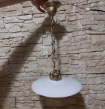 Vand lampa veche ideala pt o bucatarie cu design rustic