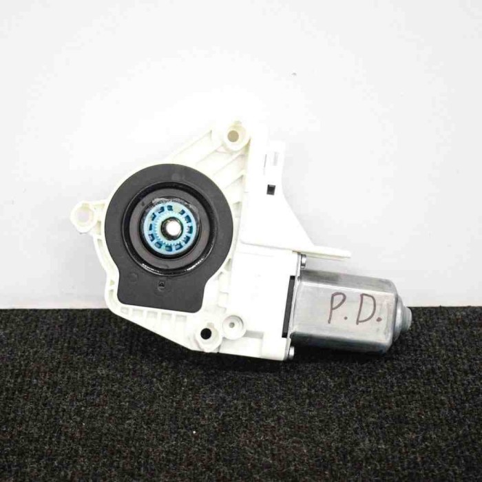 Motor macara geam ușă dreapta față AUDI Q5 8R 2015 OEM: 8K0959802B 3695429