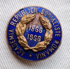 ACADEMIA REPUBLICII SOCIALISTE ROMANIA (1866-1966) insigna email la cald