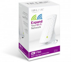 Wireless Range Extender TP-Link RE200, AC750, 3 antene interioare, Wall foto