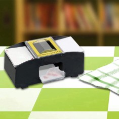 Aparat automat de amestecat car?i de joc cu func?ionare pe baterii foto
