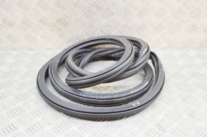 Garnitura ușă dreapta față VW GOLF VIII CD1 2022 OEM: 5H4867912 | 17860827