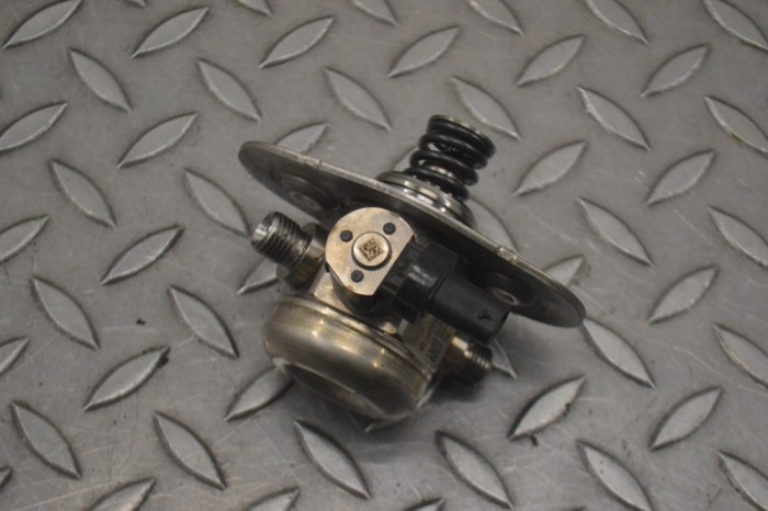 Pompa de combustibil BMW 2 Cabrio F23 2016 OEM: Cabrio | 24906145