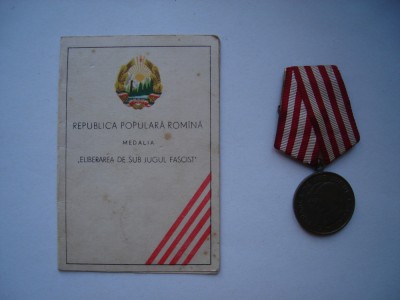 Medalia Eliberarea de sub jugul fascist RPR cu legitimatie foto