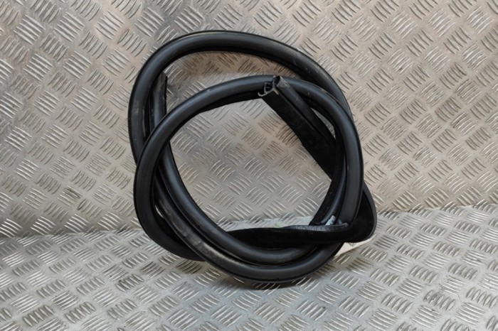 Garnitura ușă st&acirc;nga spate JAGUAR XE X760 2017 OEM: GX73-253A10-A | 26698443