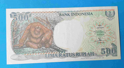 Bancnota Indonezia 500 Lima Ratus Rupiah - serie PVK137464 - aUNC Superba foto