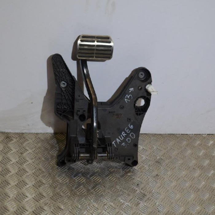 Pedala de fr&acirc;nă VW TOUAREG 7P5 2013 OEM: 7P0723117D 2464867
