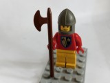 bnk jc LEGO Castle 6060 Knight&rsquo;s Challenge - The Lion Kings - soldat pedestru cu halebarda