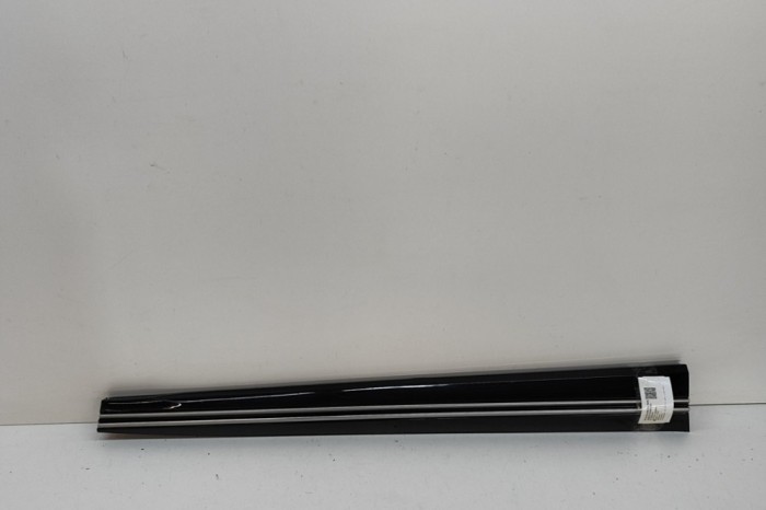 Bandou inferior ușă dreapta față KIA EV6 CV 2021 OEM: 87722-CVDA0 26553757
