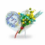 Martisor inima cu magnet, cu flori bleu-galben naturale uscate si mesaj personalizabil