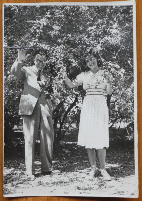 Foto , Gheorghe Dinu ( Stephan Roll ) cu Grazziela in Gradina Icoanei , 1939 foto