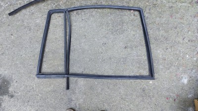 Garnitură geam ușă spate dreapta VW Golf 4 Combi foto
