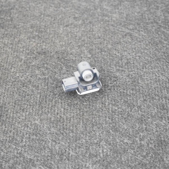 Senzor de impact dreapta față NISSAN JUKE F15 2017 OEM: 170615405,988303JA0A 4021699