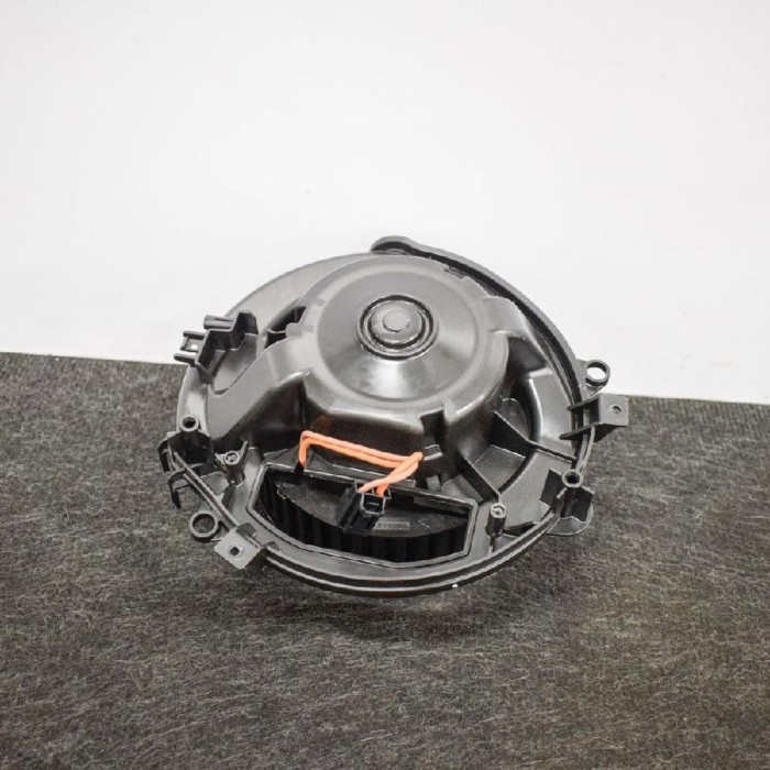 Ventilator aeroterma VW PASSAT Variant B8 3G5 2018 OEM: 3Q2819021T1018605ZC 3510080