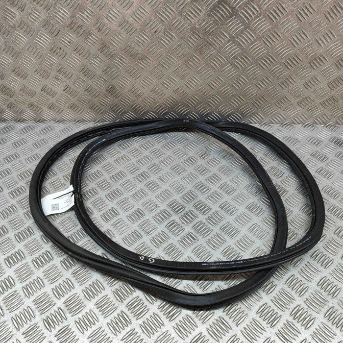 Garnitura ușă dreapta spate VW TIGUAN AD1 2021 OEM: 5NA867914B