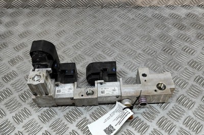 Supapa de expansiune aer condiționat JAGUAR I-PACE X590 2018 OEM: J9D3-6C584-AA,J9D3-6C582-BA,J9D3-6C582-AA | 28706425 foto