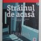 STRAINUL DE ACASA de SHARI LAPENA , 2018