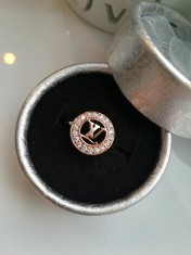 Inel LOUIS VUITTON LV cu Pietre si Placat cu Aur - Culoare Rose foto